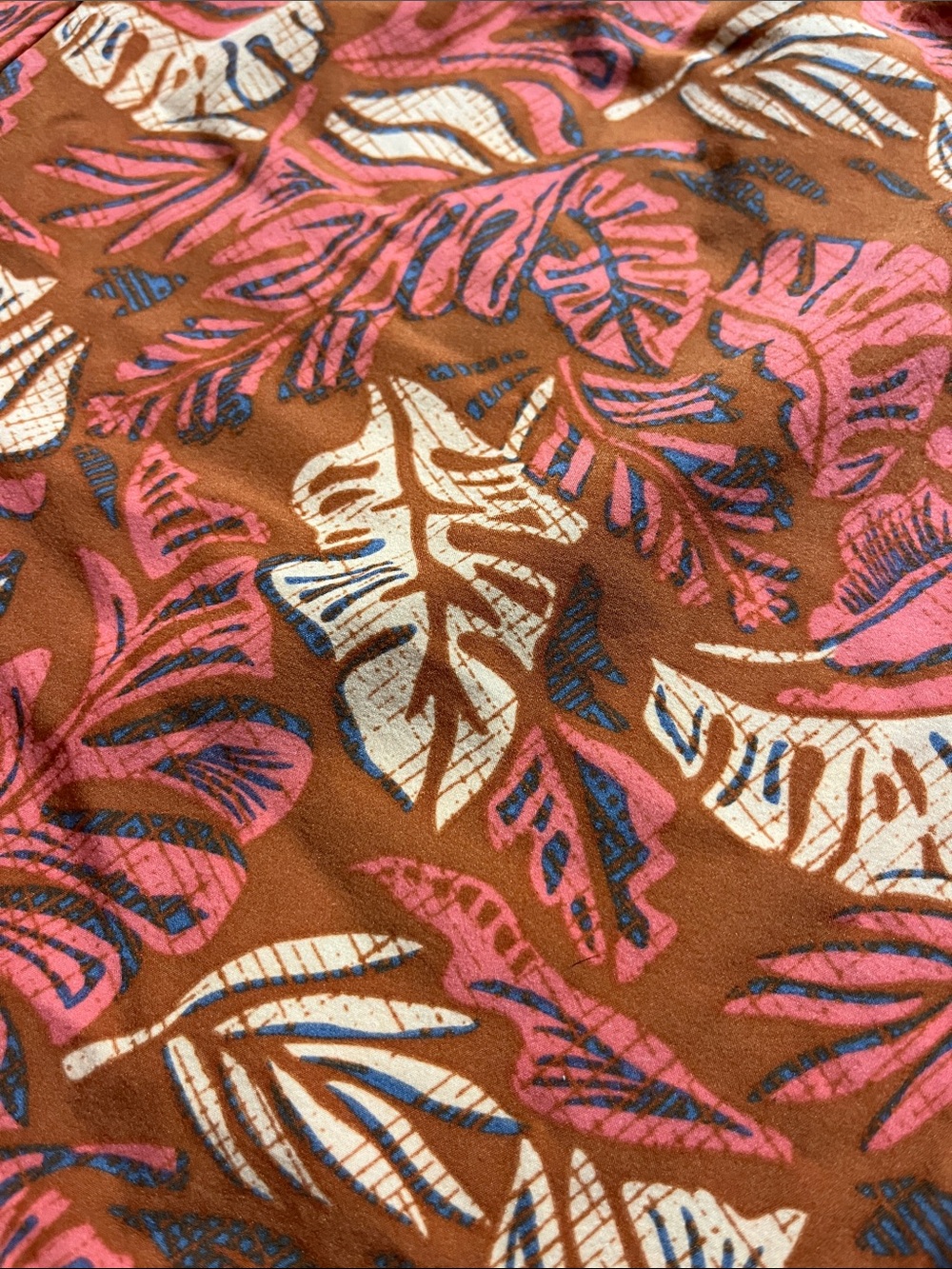 NWT! Eddie Bauer • SPF 50 Tropical Leaf Drawstring Athletic Shorts with Pocket